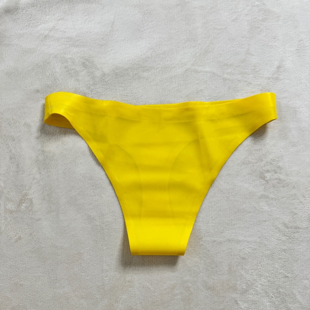 NWOT - Yellow Latex Thong - size xs/s